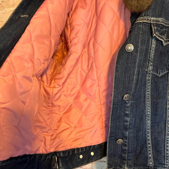 GAP denim jacket with faux fur collar size L trucker jacket - Picture 5 of 8